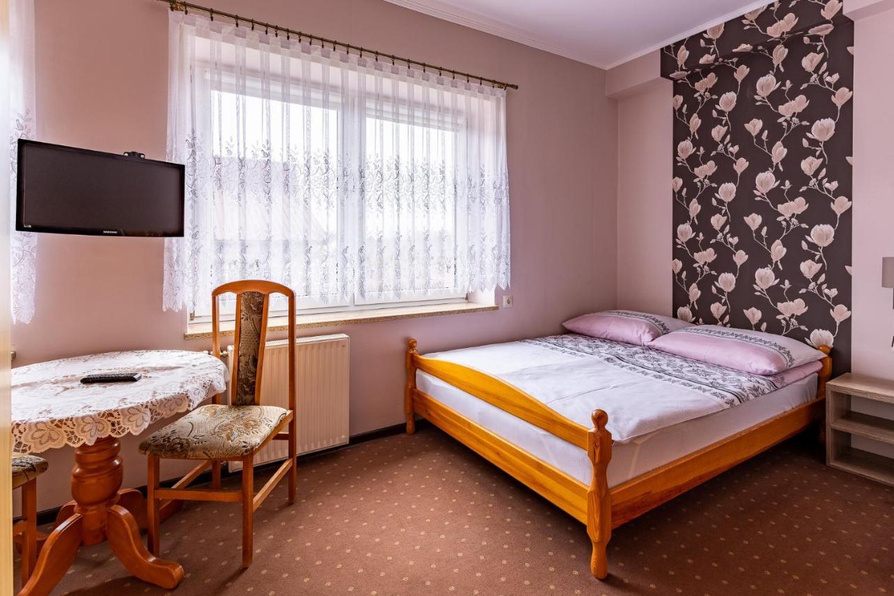 Pokoje Goscinne Katarzyna Kur Debki Exterior photo