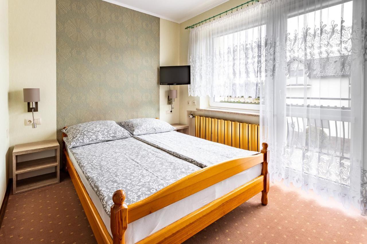 Pokoje Goscinne Katarzyna Kur Debki Exterior photo