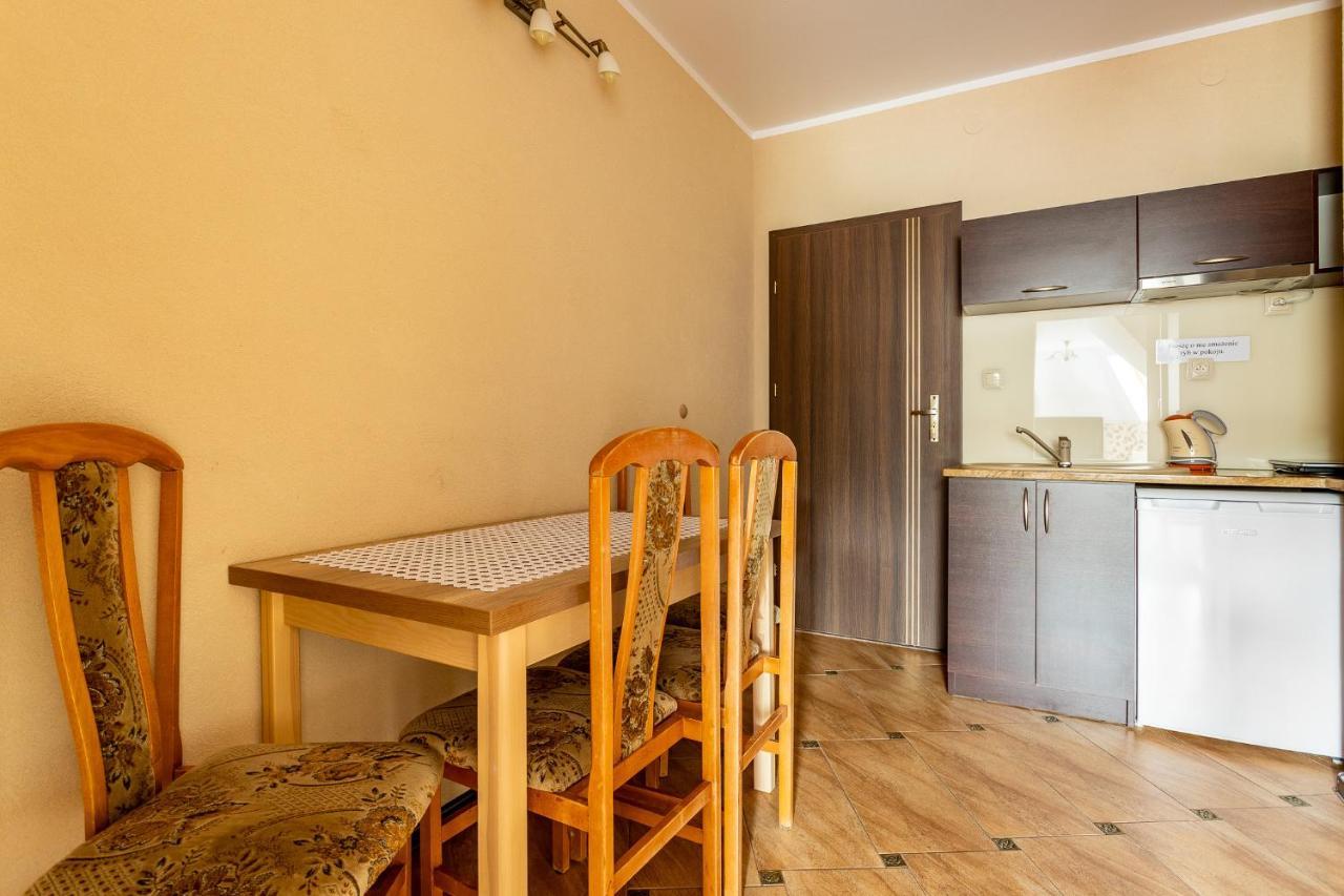 Pokoje Goscinne Katarzyna Kur Debki Exterior photo