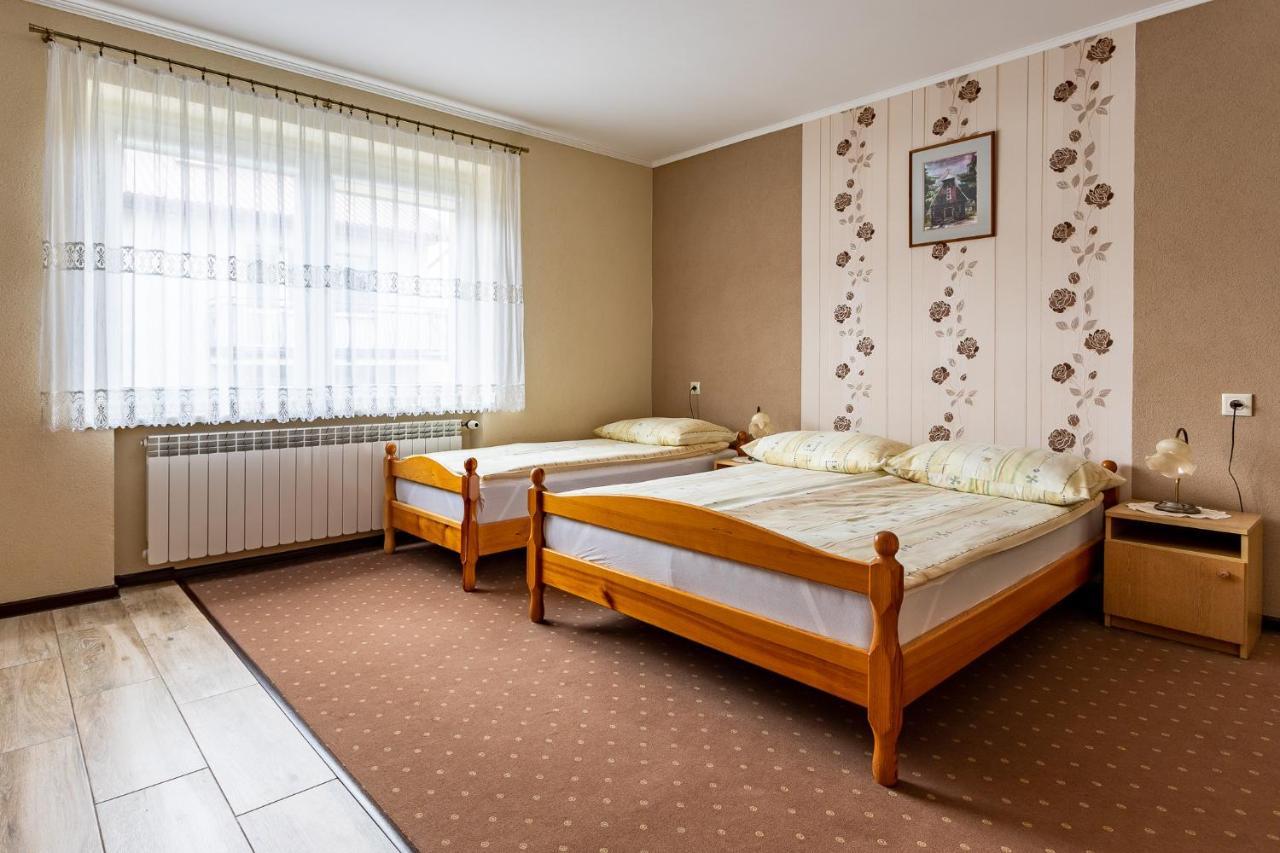 Pokoje Goscinne Katarzyna Kur Debki Exterior photo